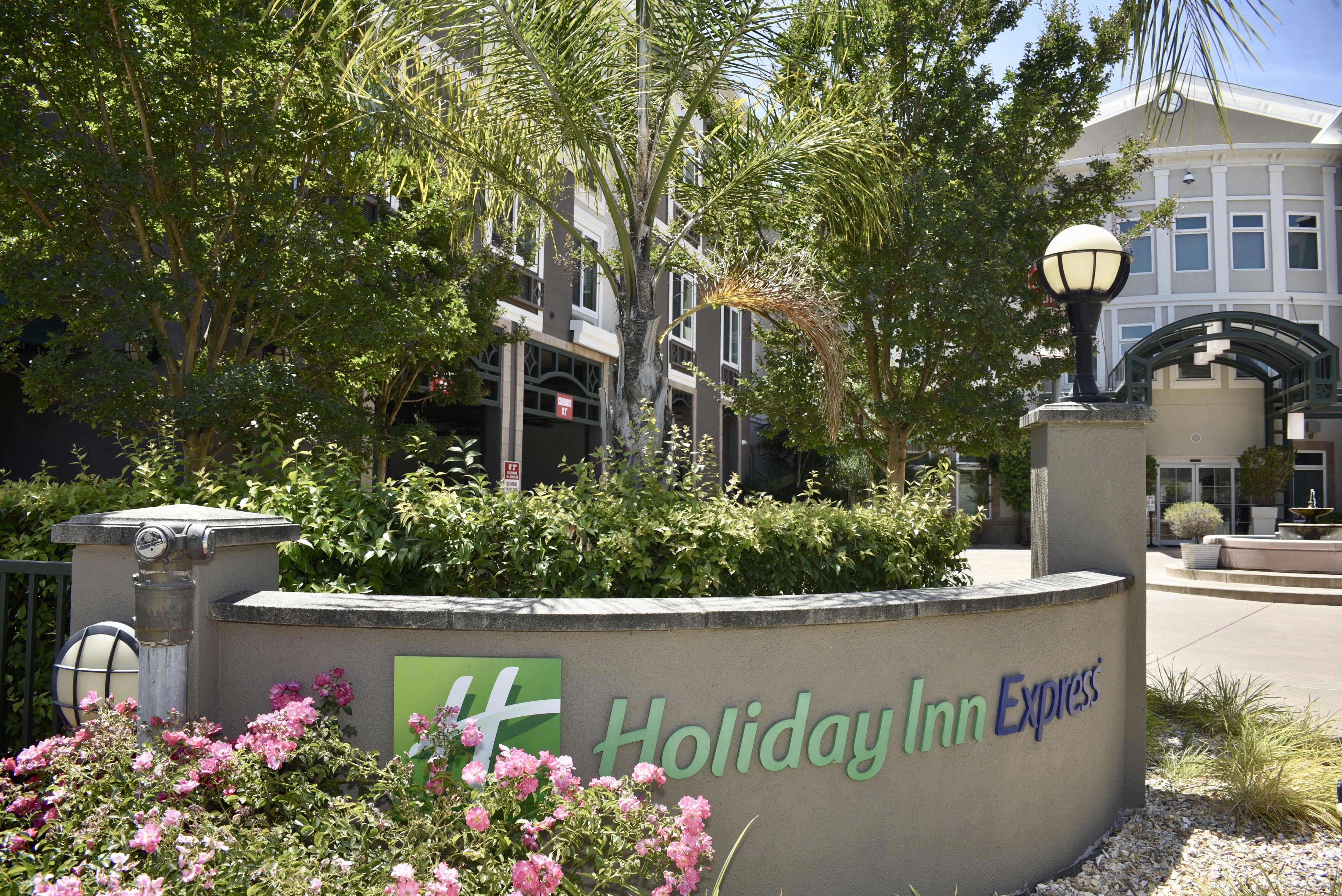 Holiday Inn Express Windsor Sonoma Wine Country By Ihg Exteriör bild
