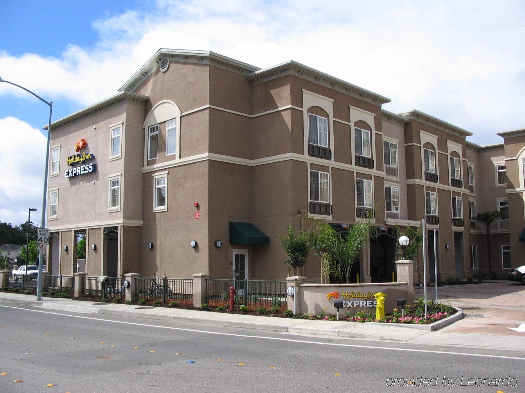 Holiday Inn Express Windsor Sonoma Wine Country By Ihg Exteriör bild