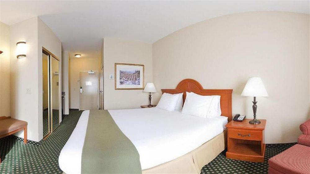 Holiday Inn Express Windsor Sonoma Wine Country By Ihg Exteriör bild